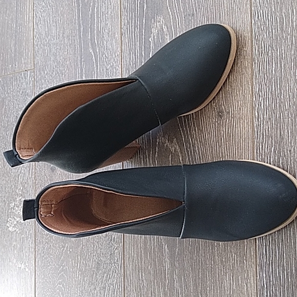 Booties - Picture 3 of 4